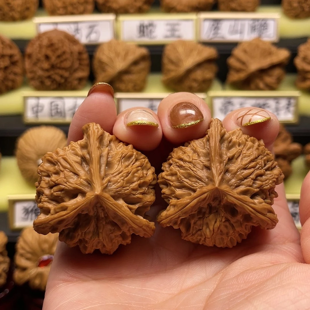 【闪购商品】吊坠文玩核桃三棱38