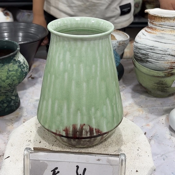 摆件高22，口10，瑕疵处理无孔
