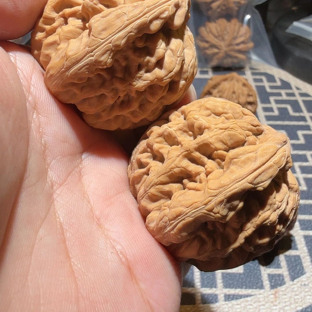 文玩核桃吊坠三**头红锦鲤