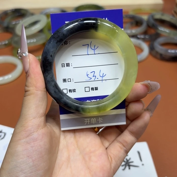 未镶嵌岫玉手镯天然