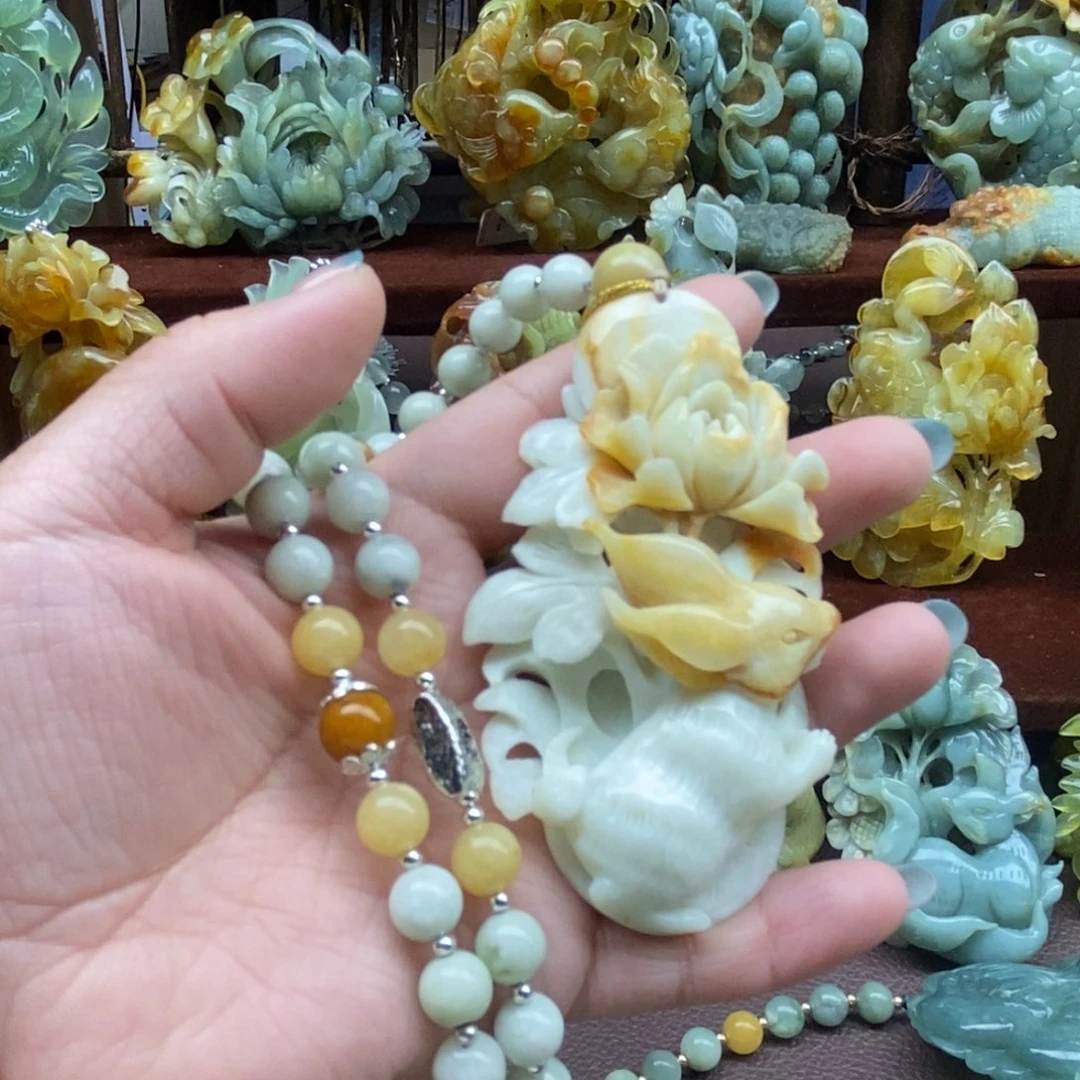 蛇纹石玉颈饰未镶嵌兆*