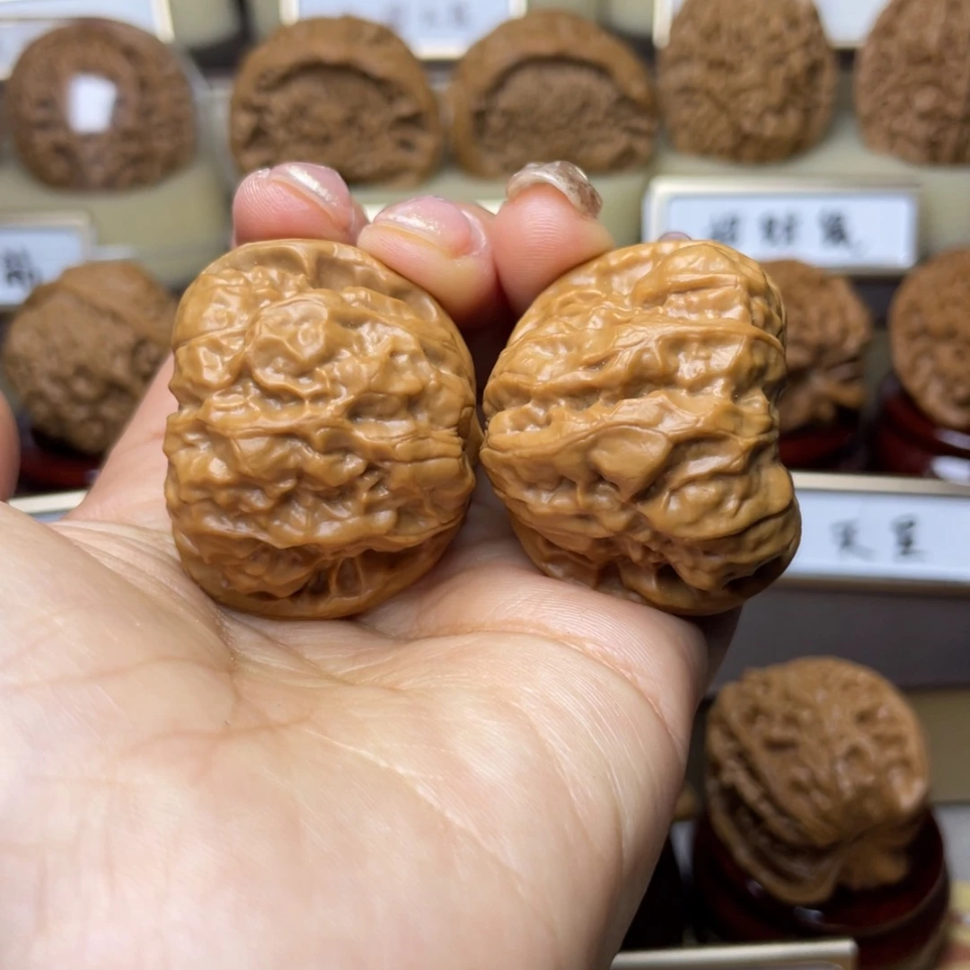 文玩核桃把件盛*斋蛤蟆头37左右