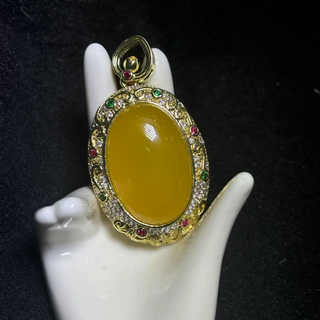 q2ST7806-田黄玛瑙黄福贝吊坠-配麻花链