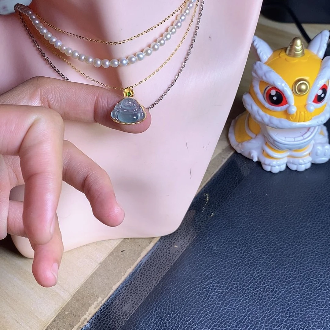 颈饰18K金镶嵌翡翠