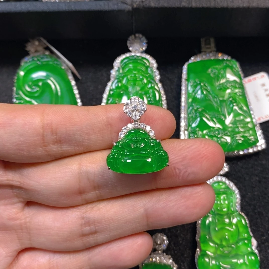 颈饰银S925镶嵌翡翠佛公吊坠