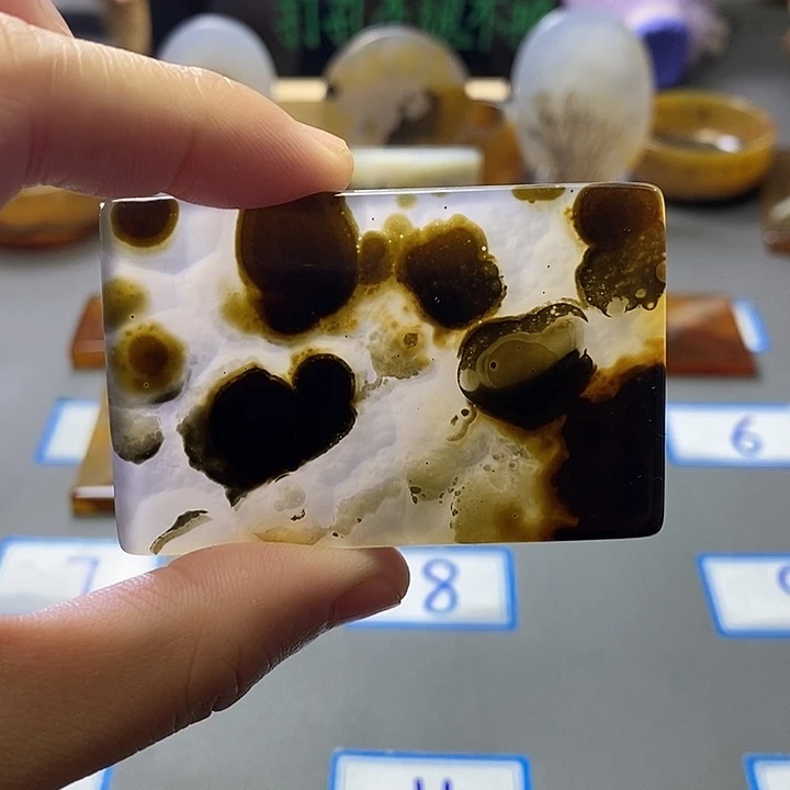 玛瑙/玉髓未镶嵌珠宝半成品130