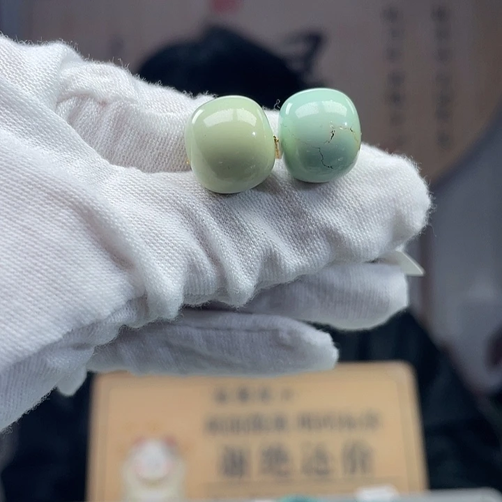 佛***虎绿松石未镶嵌珠宝奇石