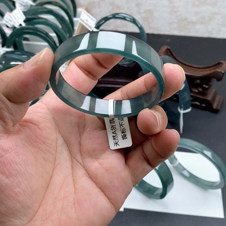 翡翠手镯未镶嵌Z翡翠手镯A货