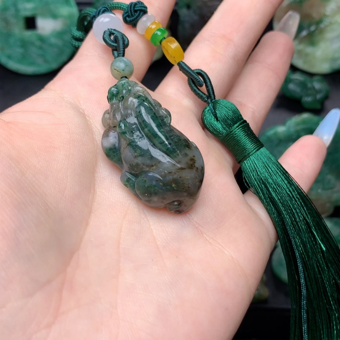 未镶嵌独山玉颈饰