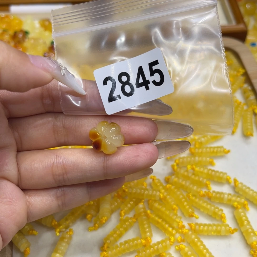 ঞ****琥珀未镶嵌珠宝奇石