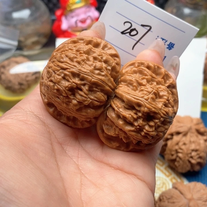 文玩核桃把件207号45闷白狮子头