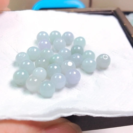 翡翠颈饰未镶嵌夏*藻珠子