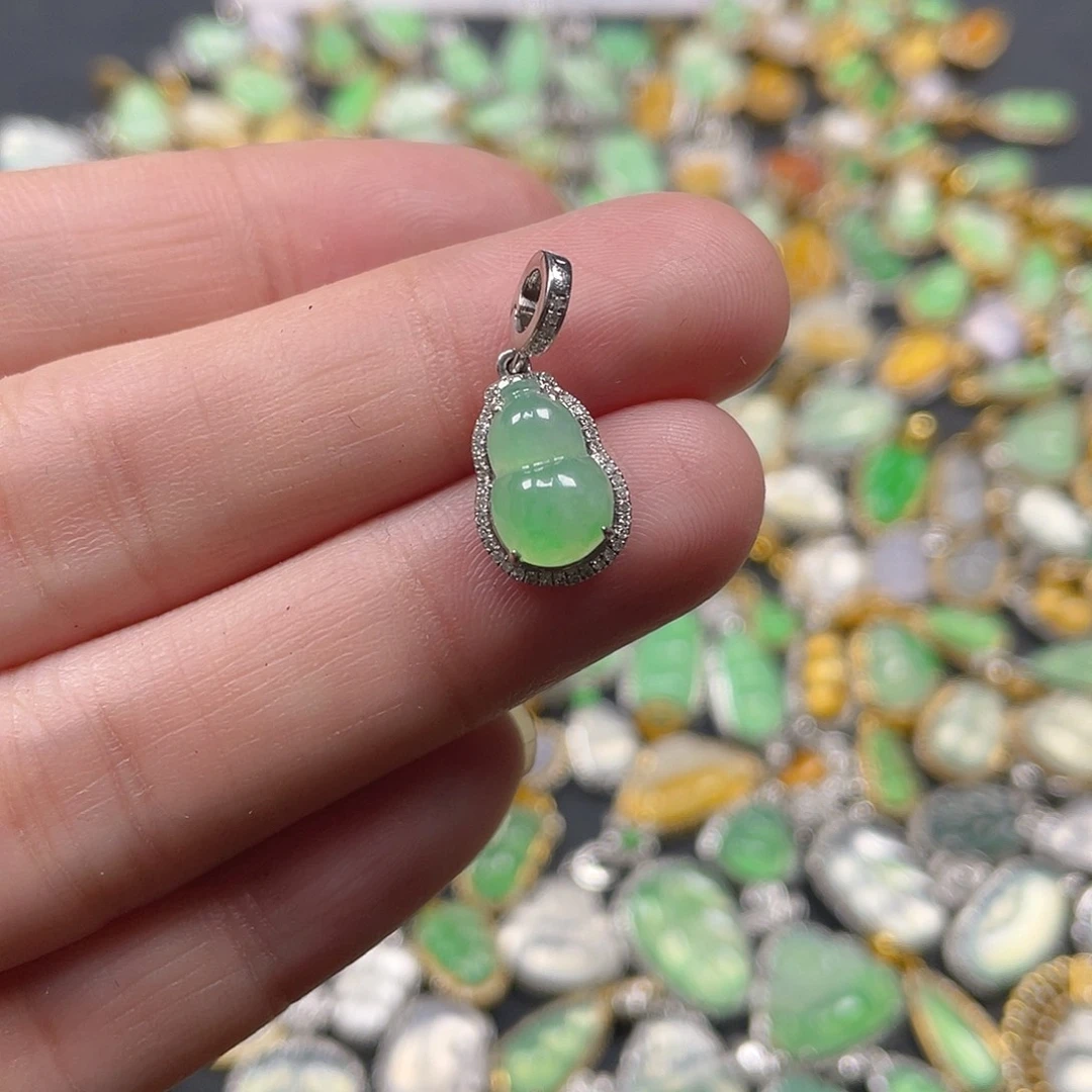 翡翠颈饰18K金镶嵌天然翡翠18k货