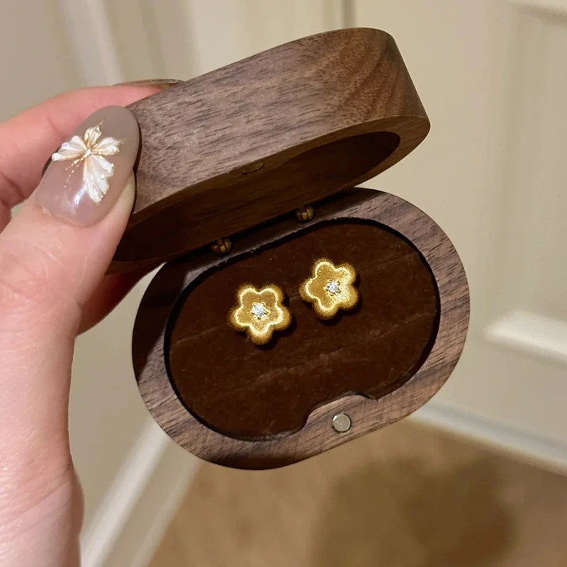 合金耳饰 爆款拉丝花朵耳钉女复古精致百搭时尚小众气质耳饰轻奢