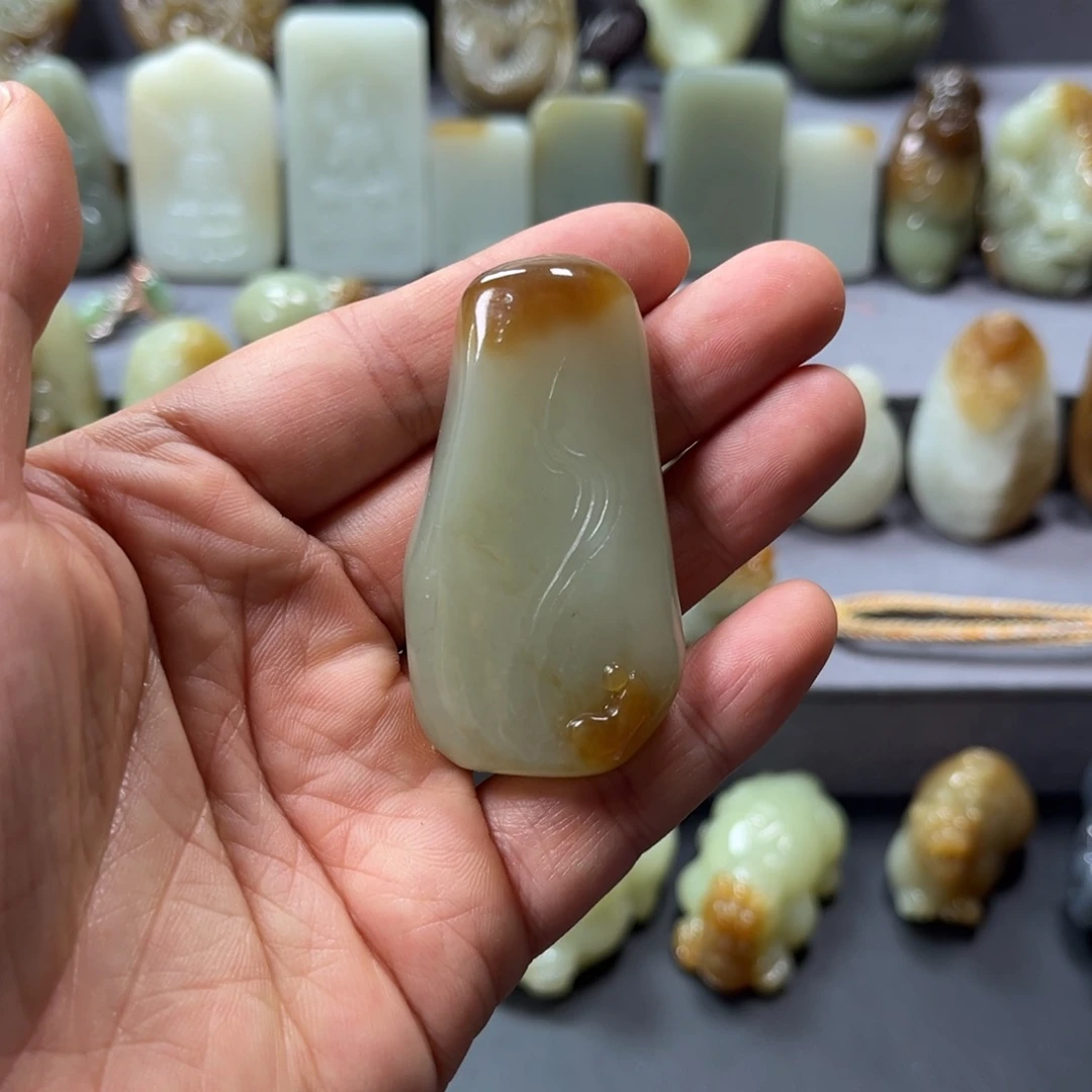 和田玉未镶嵌颈饰