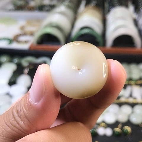 和田玉未镶嵌颈饰青****司