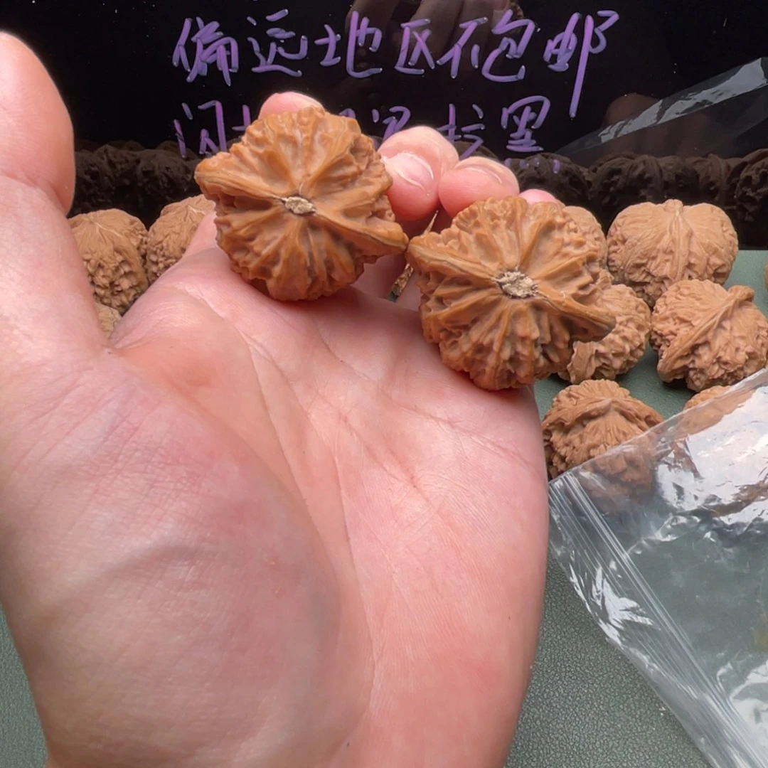金***华把件核桃41全品桃心宫灯