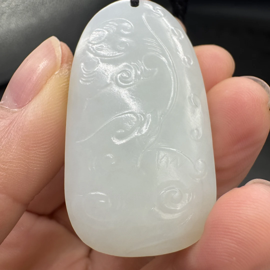 641-和田玉厚切瑞兽纳福挂件