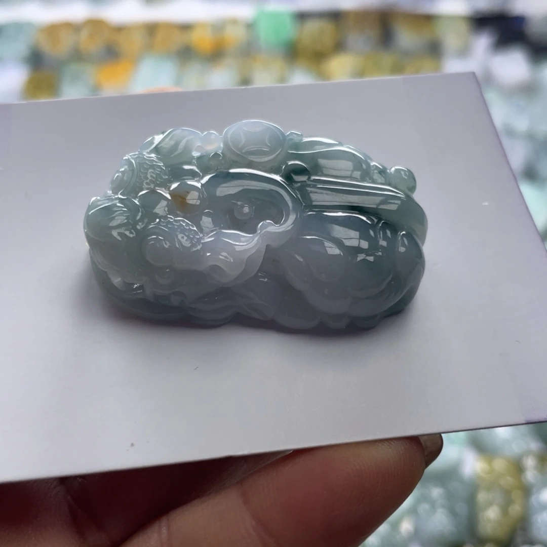 翡翠未镶嵌颈饰貔貅