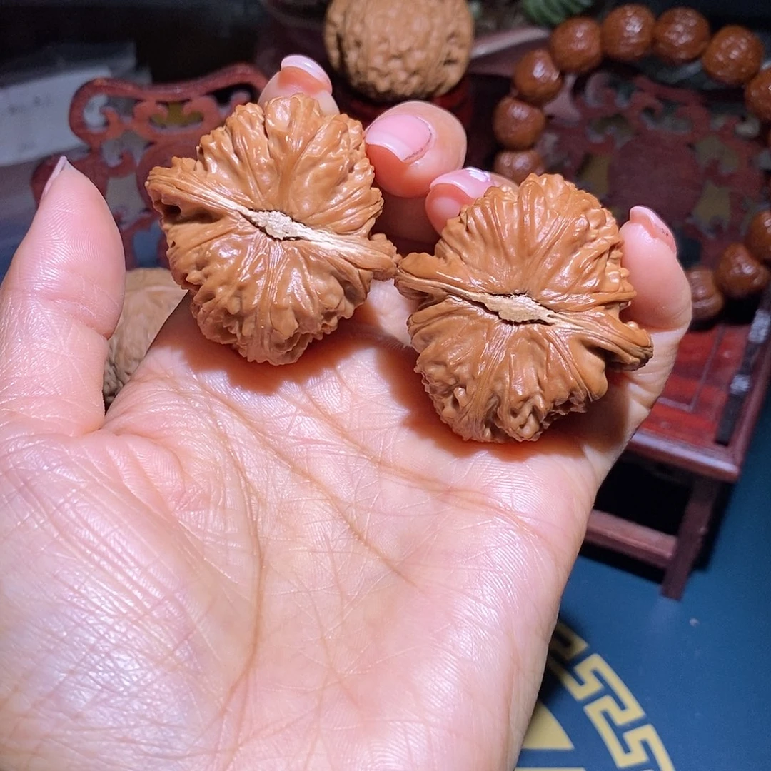 文玩核桃把件42三角白