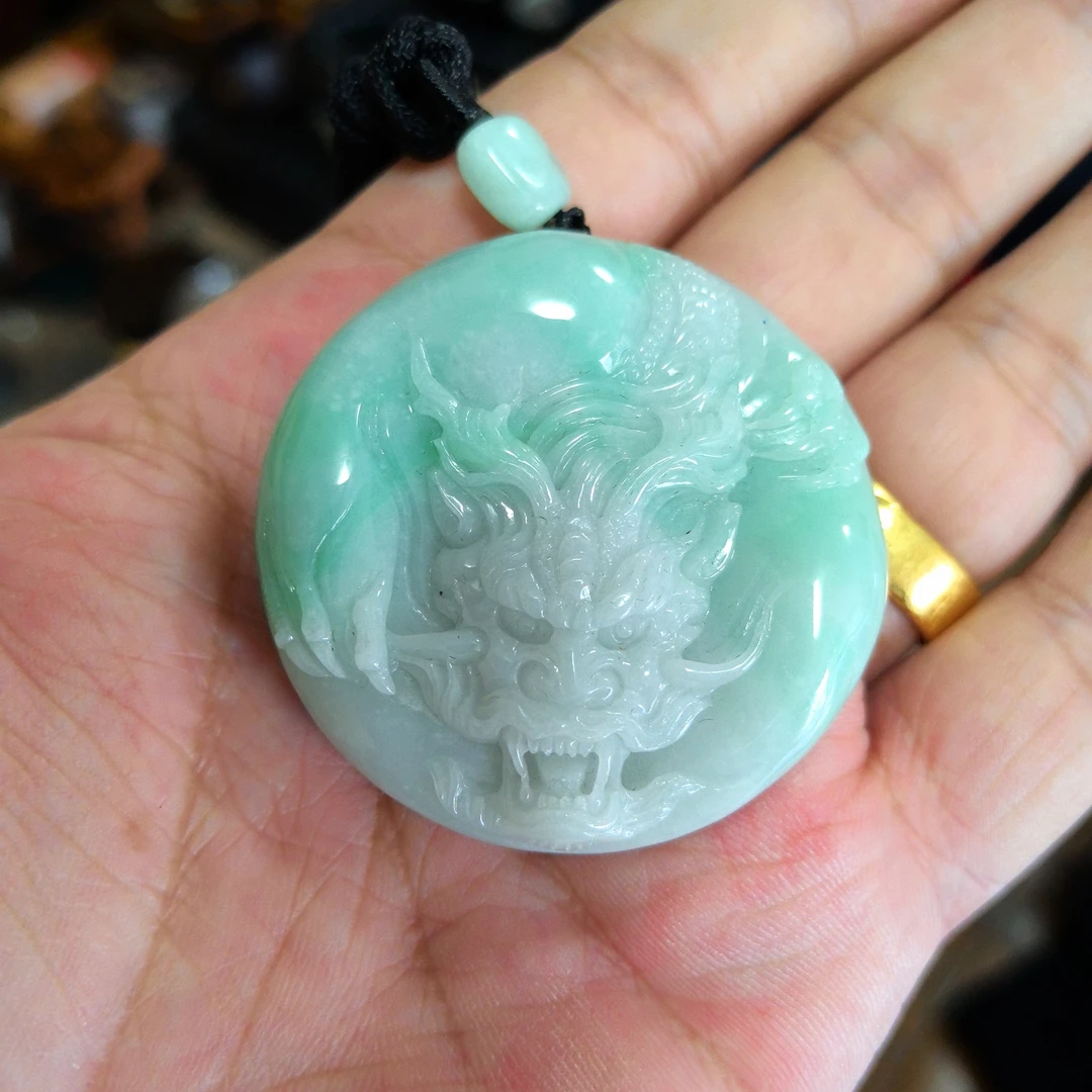 天然翡翠A货龙牌吊坠