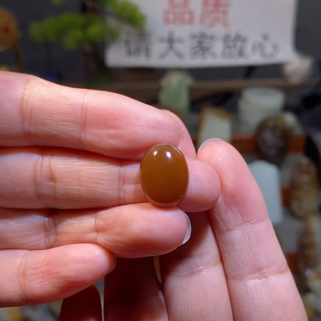 颈饰未镶嵌和田玉（糖玉）戒面