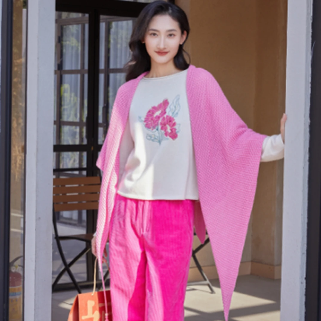 牡丹刺绣图案圆领女套衫羊绒衫