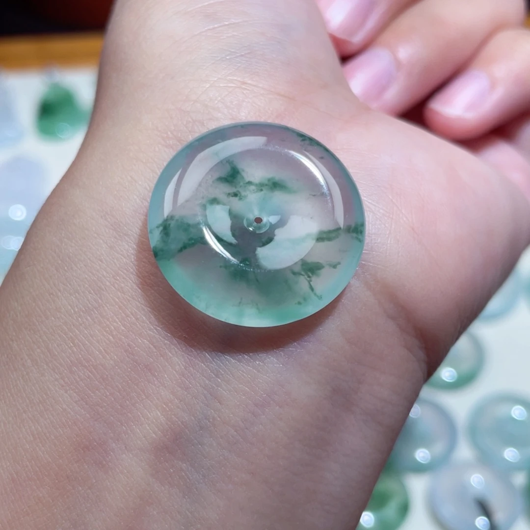 翡翠未镶嵌颈饰扣子