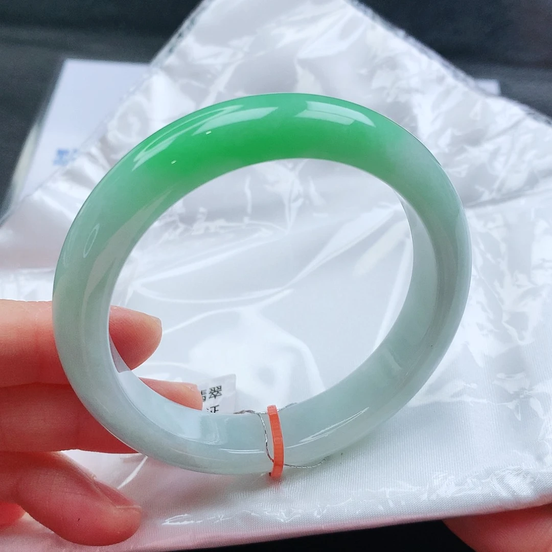 翡翠手镯未镶嵌天然翡翠手镯