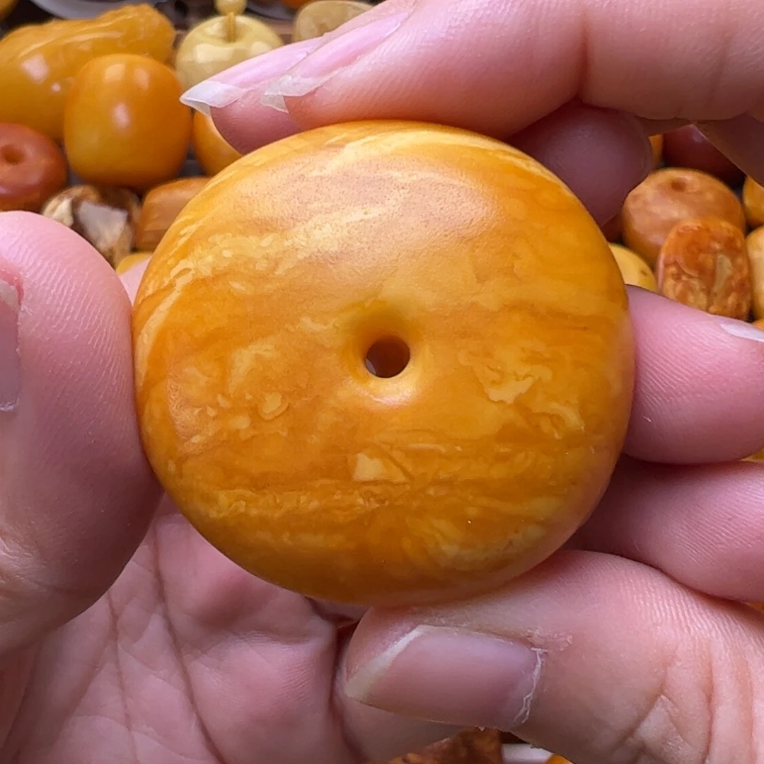 蜜蜡未镶嵌裸石藏扣