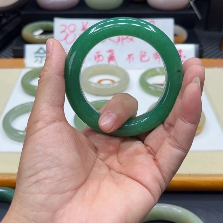 未镶嵌手镯石英质玉亦*