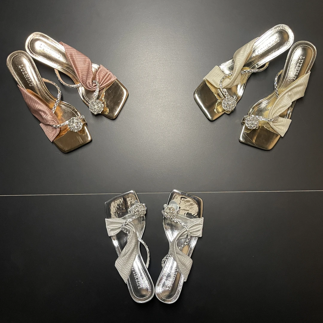 《霓裳虹光》青一女鞋2025夏季新款方头钻带交叉拼色气质高跟凉拖鞋