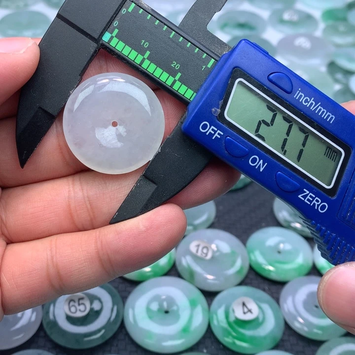 翡翠颈饰未镶嵌缅甸天然A货翡翠