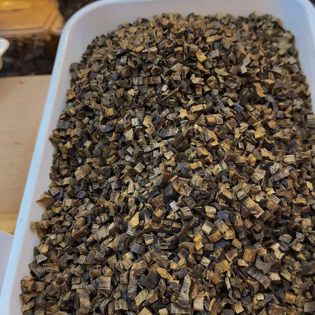 沉香碎屑沉香油叶子品种，米粒100克