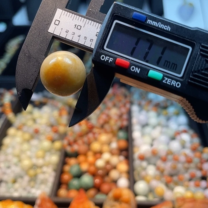 翡翠未镶嵌颈饰珠子