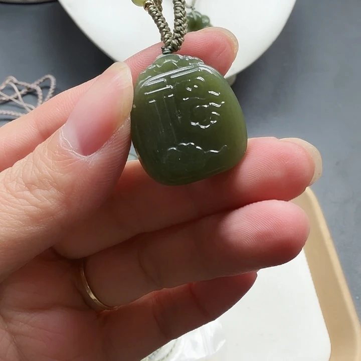 和田玉未镶嵌颈饰4