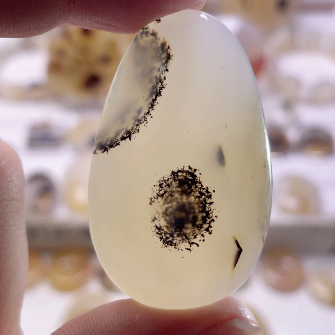 玛瑙/玉髓未镶嵌珠宝奇石