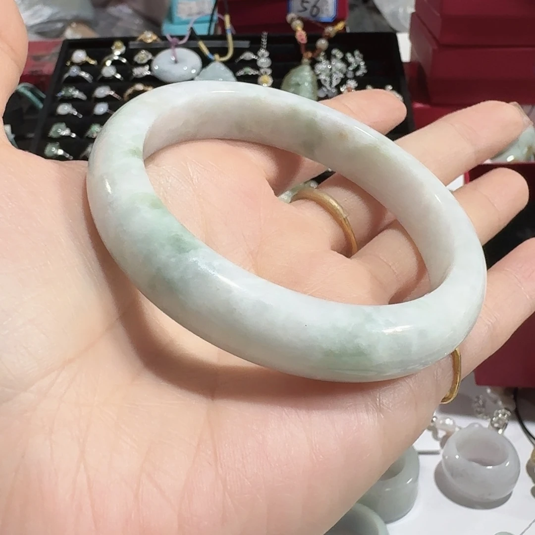 妖***妖翡翠未镶嵌颈饰0000