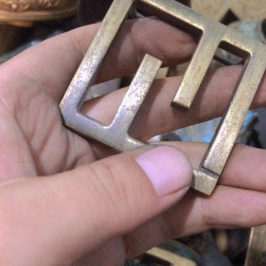 江***侽闪电购铜摆件工艺品