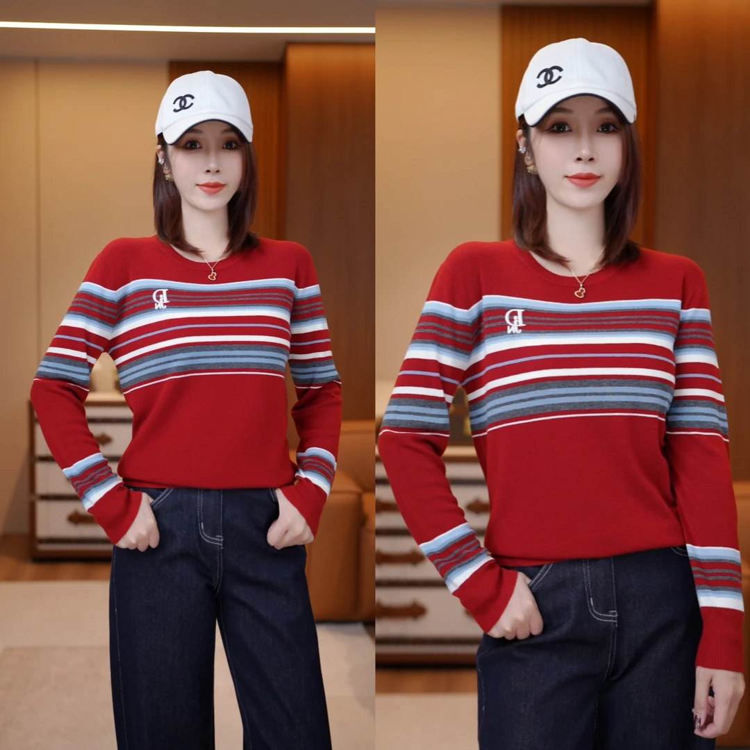 JDND轩羽【红韵彩条】羊毛拼色休闲刺绣条纹针织毛衣XY25576