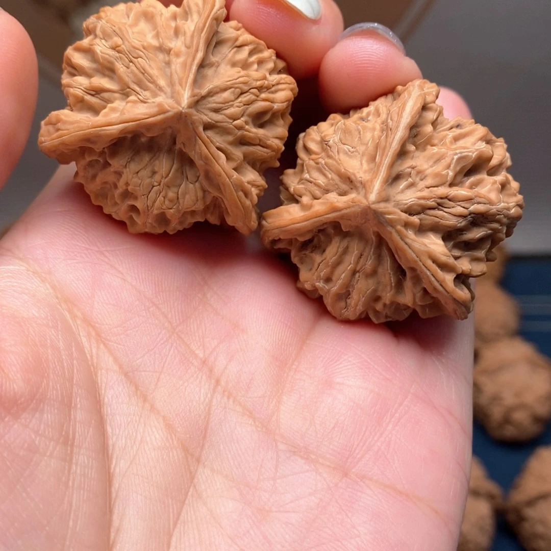 文玩核桃把件8盘山三棱37