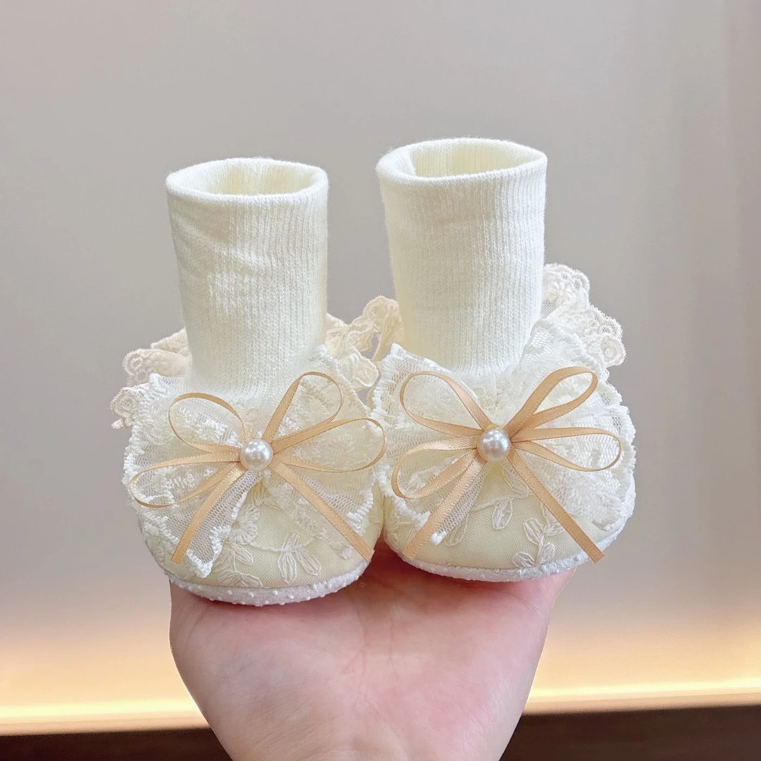 新生婴儿蕾丝花边防滑地板鞋韩版公主鞋女宝宝超萌百天软底步前鞋