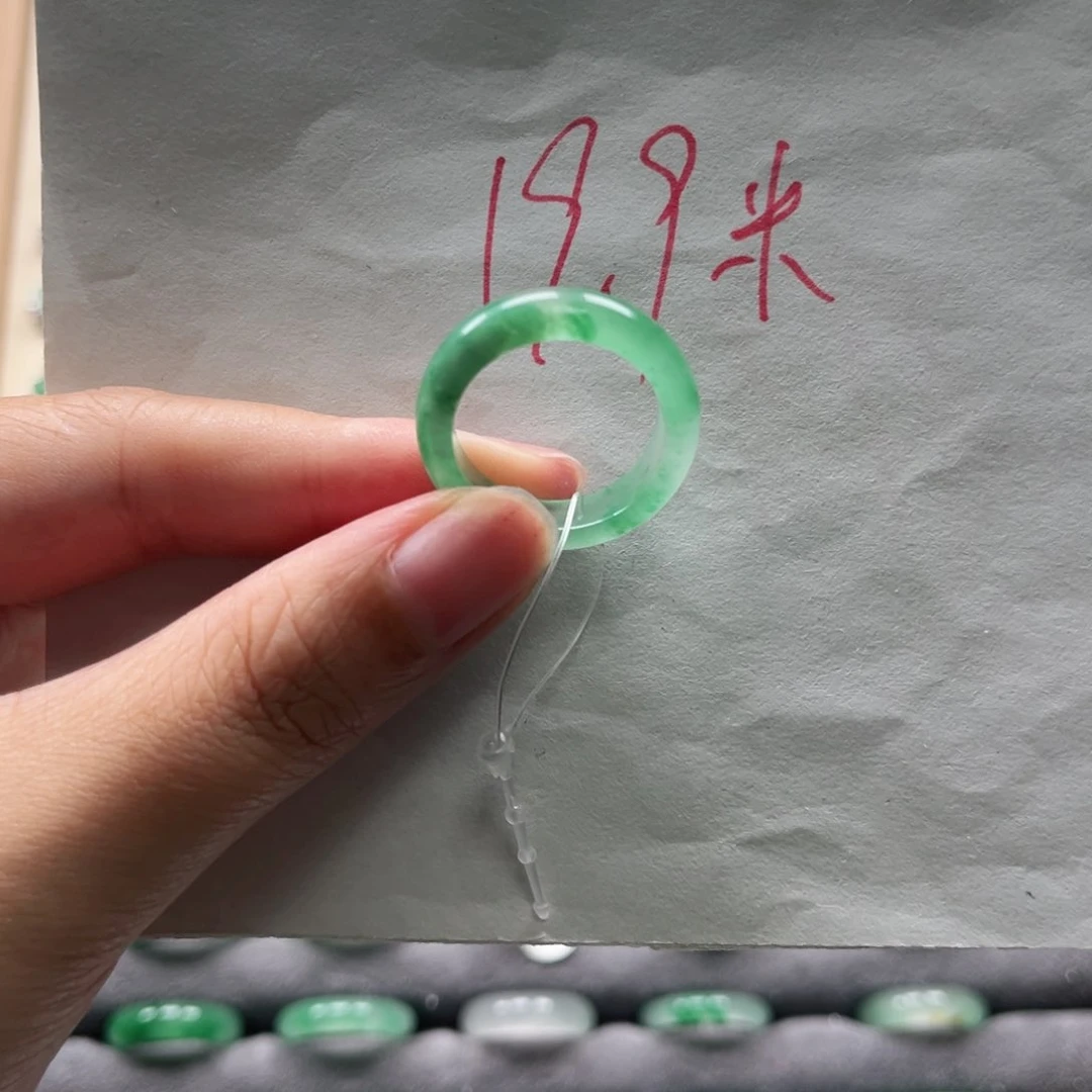 未镶嵌石英质玉戒圈