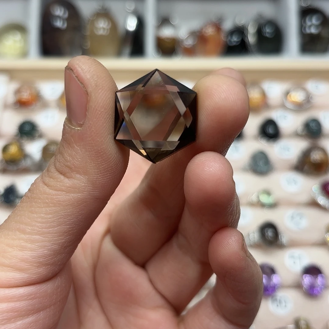 水晶水晶未镶嵌白***。水晶