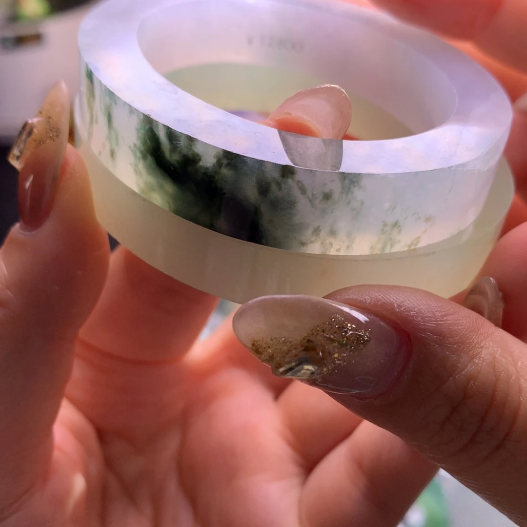 定制翡翠未镶嵌手镯