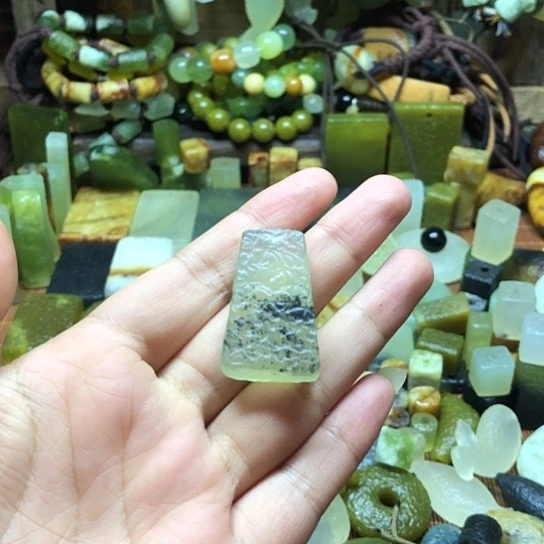 未镶嵌岫玉吊坠虾*