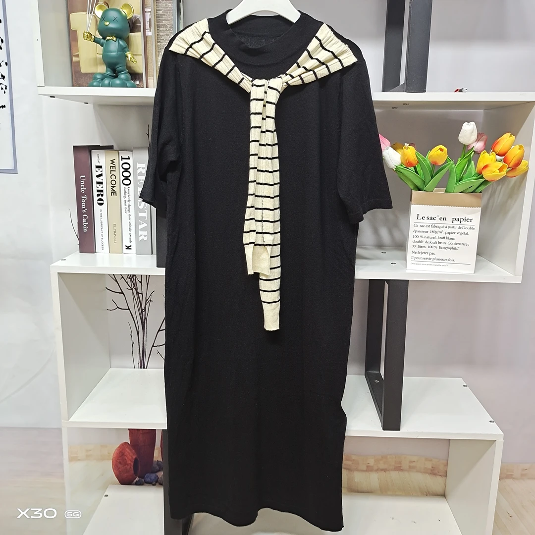 LZ4946【夏季新款】时尚百搭洋气圆领纯黑色短袖连衣裙