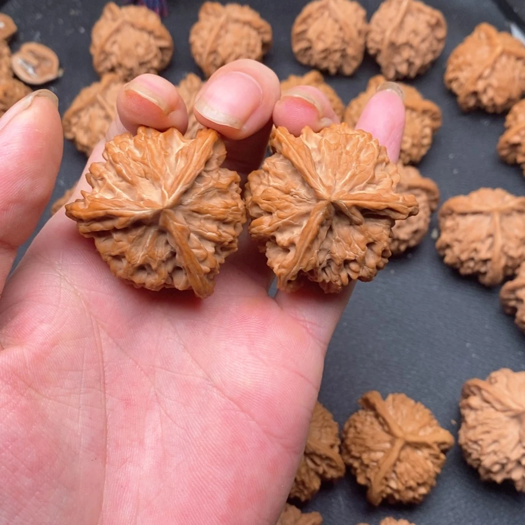 文玩核桃吊坠P**Z41正奔