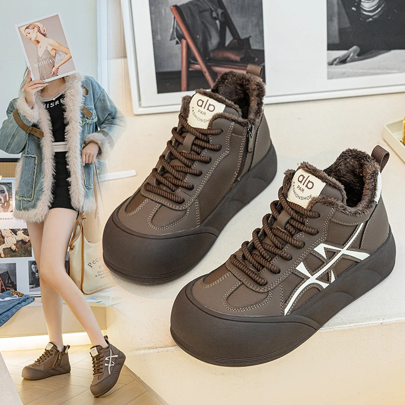 大码女靴41—43真皮厚底保暖休闲鞋女2025冬季百搭加绒面包鞋棉鞋