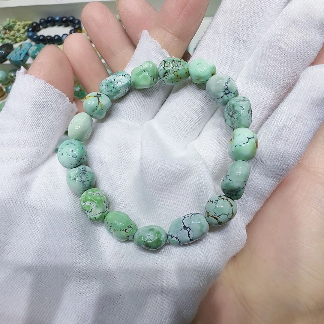 绿松石未镶嵌颈饰